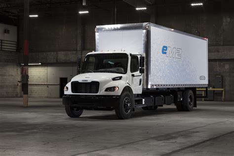 electric box truck size|freightliner all electric truck.